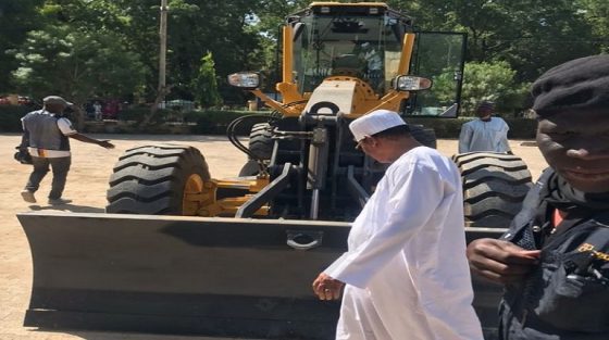 La Commune de Maroua 3 a l’œuvre: Réception d&rsquo;une niveleuse flambant neuve